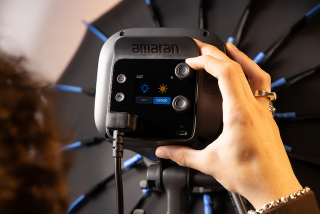 Adjustable color temperature to 5000K on an amaran Halo light using the tactile control knobs